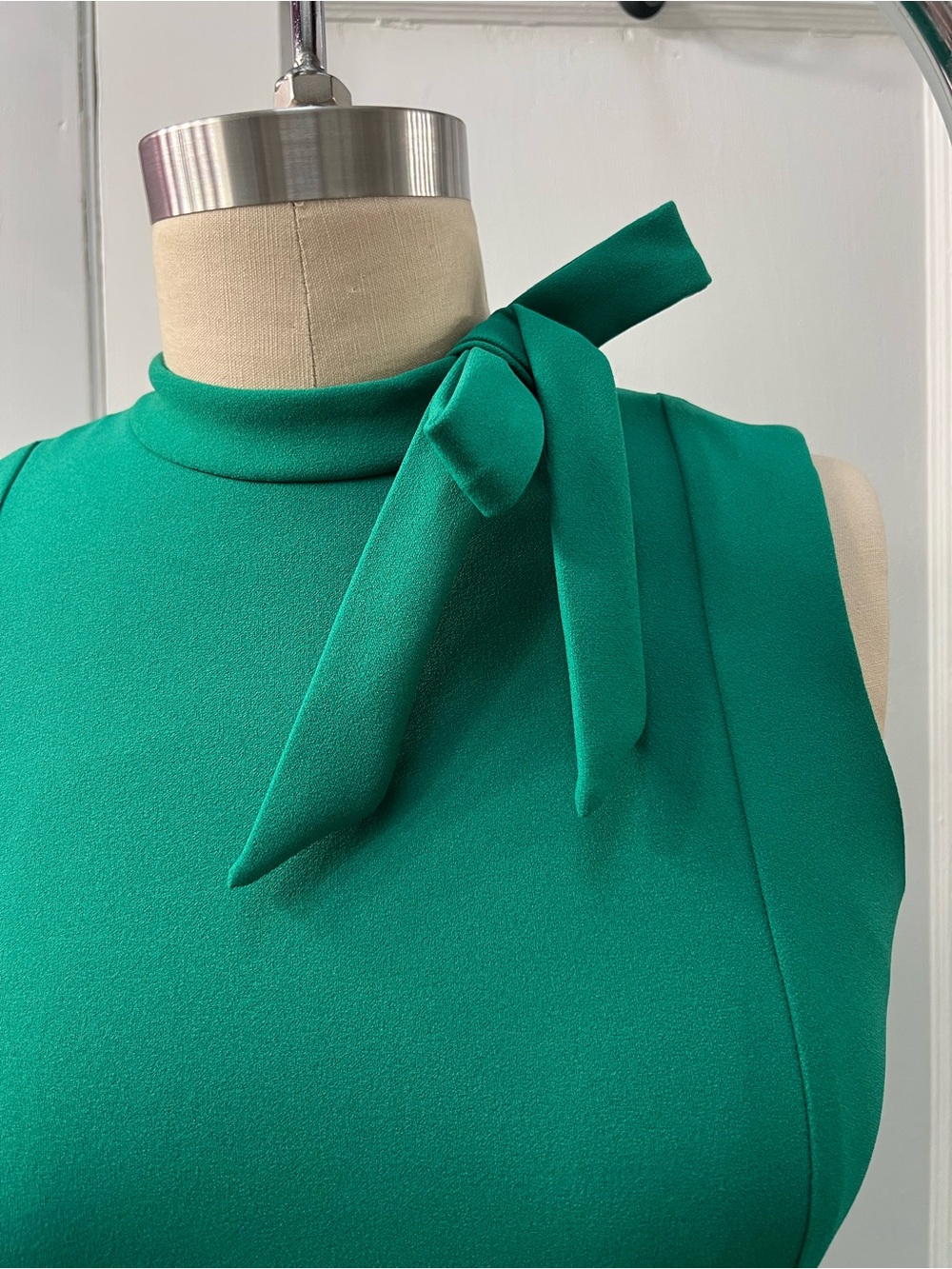 Calvin Klein Sleeveless Emerald Bow-Tie Sheath Dress - Picture 3 of 9